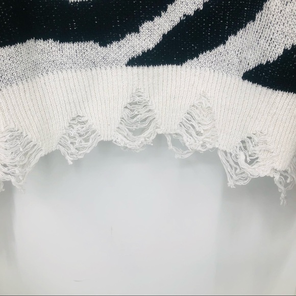 Shein Black‎ and white zebra print sweater - Picture 4 of 11